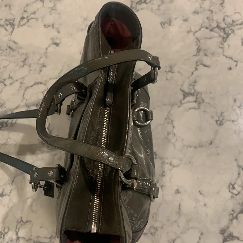 COACH Gallery Tote Handbag in Glossy Gray Patent Leather - Picture 7 of 8